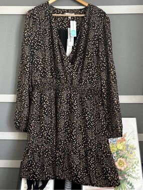 nine britton Black and Beige Printed Long Sleeve Tiered Dress
